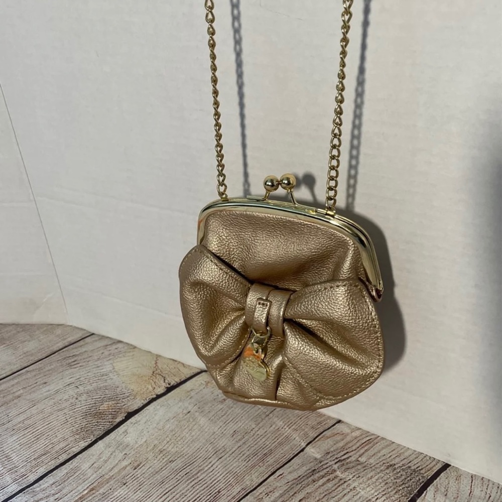XoX Betsey crossbody purse